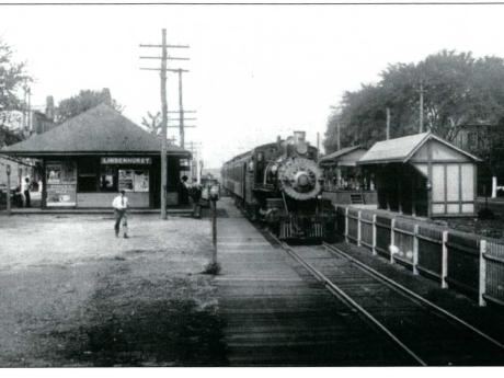 Black and white photo of Lindenhurst train station. 