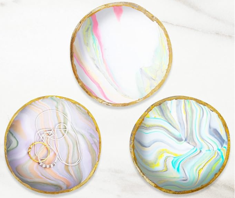 Marbled clay dishes